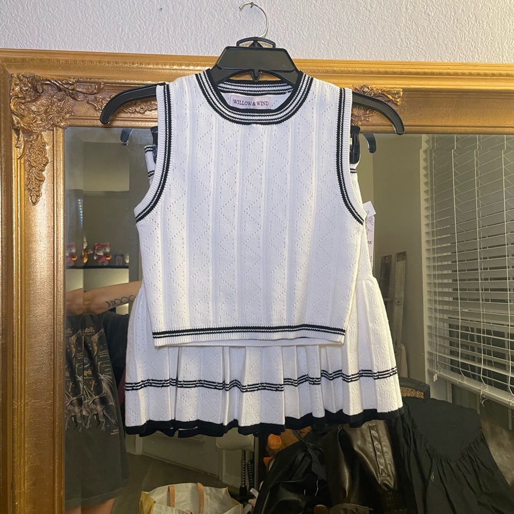 White Sleeveless Top / Skirt Set